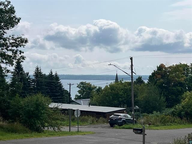 401 N 2nd St, Bayfield, WI 54814