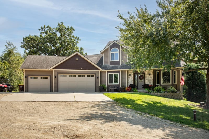 23018 Lewiston Blvd, Hampton, MN 55031
