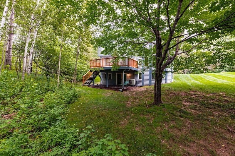 4185 Ridge Cir, Hermantown, MN 55811