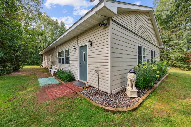 1988 County Road 8, Holyoke, MN 55749