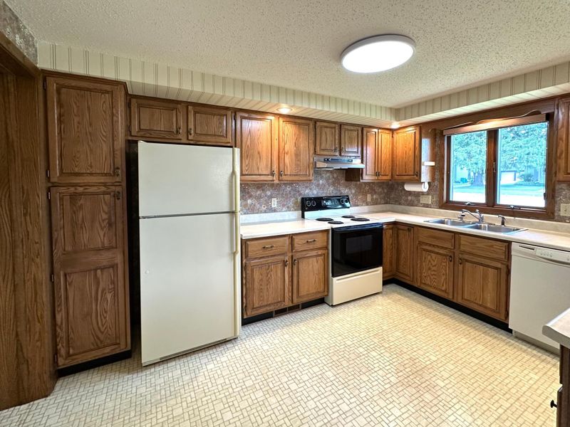 219 4th St NW, Adams, MN 55909