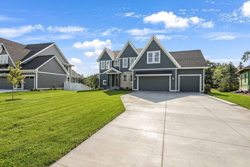 4010 Haven Woods Ct, Eagan, MN 55123