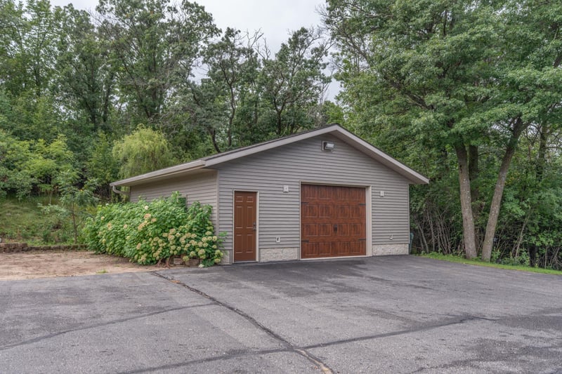 8100 County Road 40 NE, New London, MN 56273