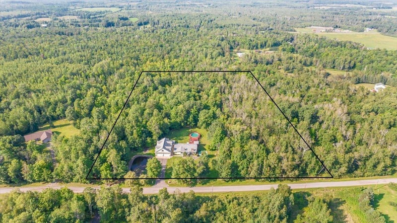 4319 E Leggate Rd, Superior, WI 54880