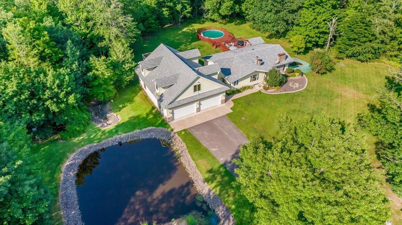 4319 E Leggate Rd, Superior, WI 54880