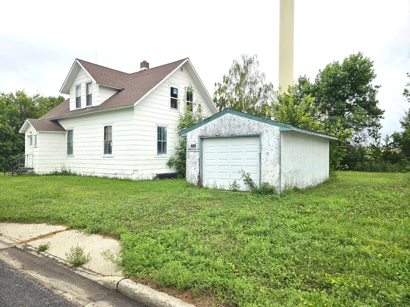 204 W Nansen Ave, Warren, MN 56762