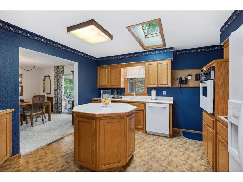 1211 W 106th St, Minneapolis, MN 55431