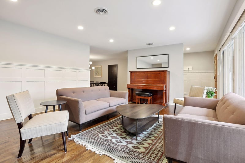 2053 Upper Saint Dennis Rd, Saint Paul, MN 55116