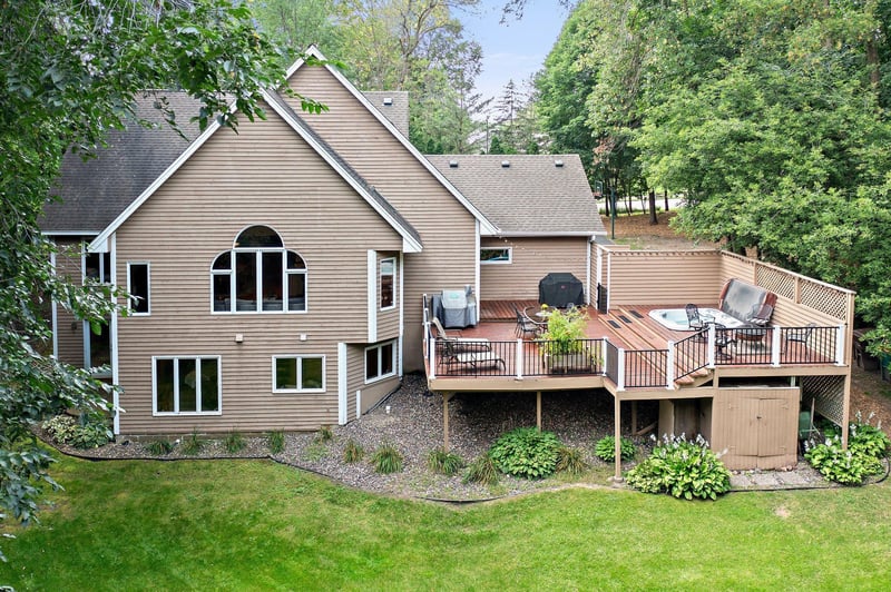 900 N Brown Rd, Long Lake, MN 55356