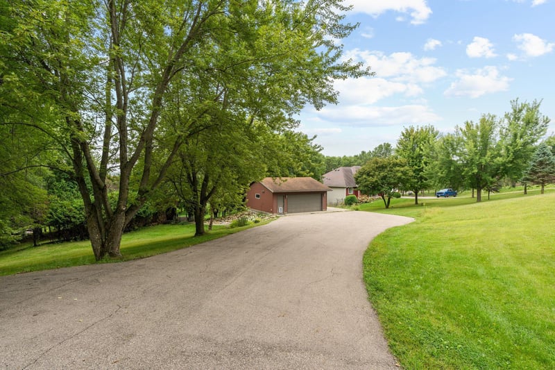 9332 Dodd Rd, Kilkenny, MN 56052