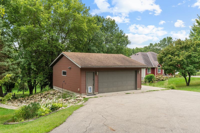 9332 Dodd Rd, Kilkenny, MN 56052