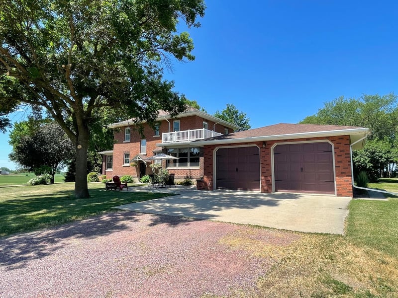 38364 200th St, Springfield, MN 56087