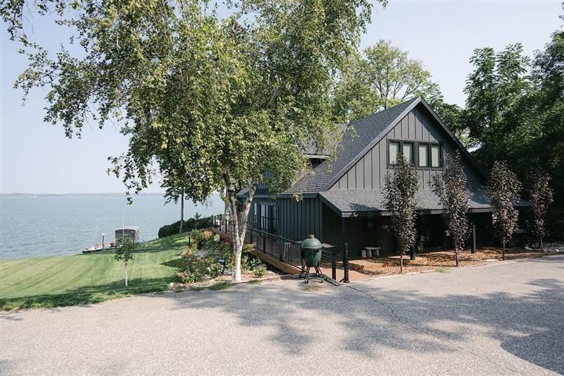 341 Lake Ave S, Spicer, MN 56288