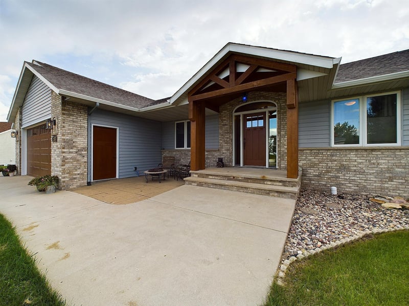 233 Poplar Ave, Lowry, MN 56349