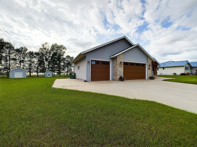 233 Poplar Ave, Lowry, MN 56349