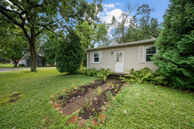 92 20th St, Newport, MN 55055