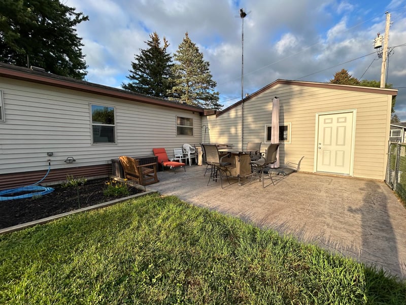 145 5th Ave NW, Elgin, MN 55932