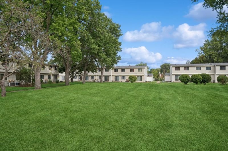 7672 Hampshire Ave N, Minneapolis, MN 55428