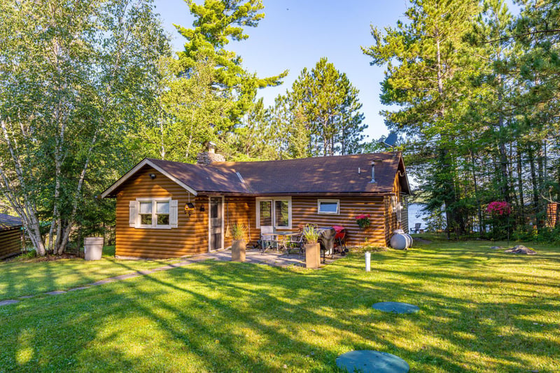 8379 Soderholm Beach Rd, Cook, MN 55723