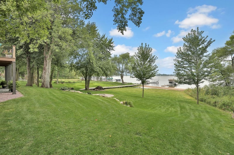 12764 Mentzer Trl, Lindstrom, MN 55045