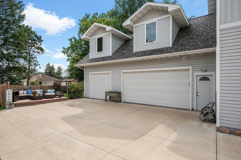 2250 11th St, White Bear Lake, MN 55110