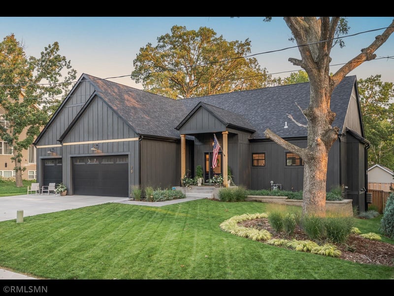 78 Iris St, Mahtomedi, MN 55115