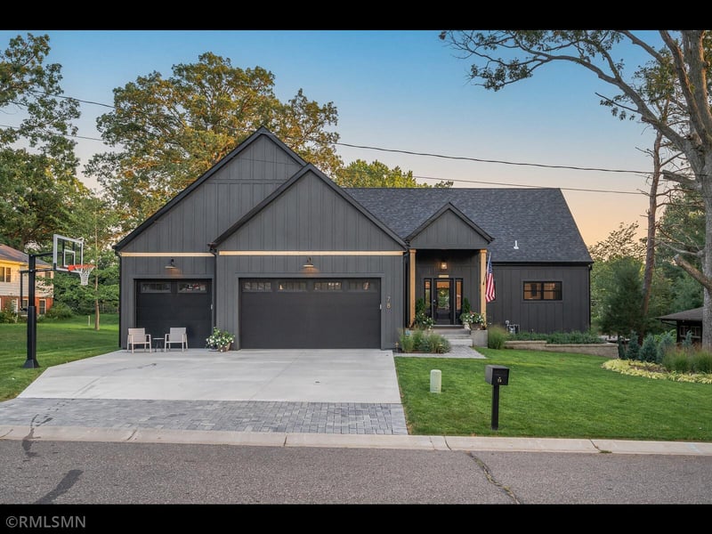 78 Iris St, Mahtomedi, MN 55115