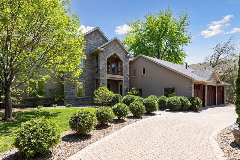 205 Woodpecker Ridge Rd, Excelsior, MN 55331