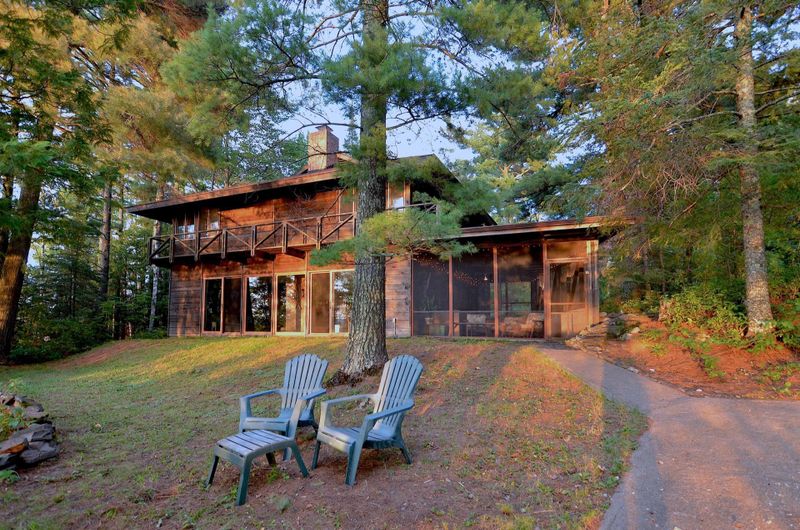 7273 Ely Lake Dr, Eveleth, MN 55734