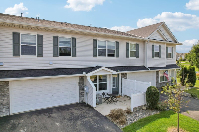 9949 5th Street Ln N, Lake Elmo, MN 55042
