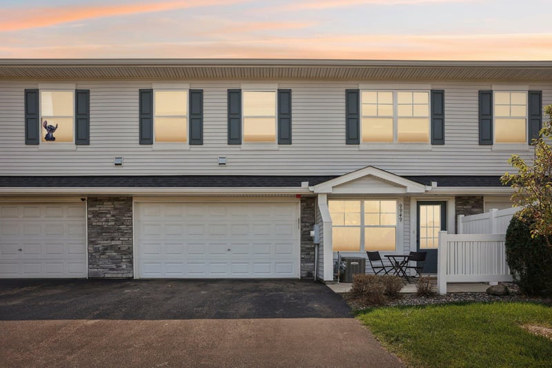 9949 5th Street Ln N, Lake Elmo, MN 55042