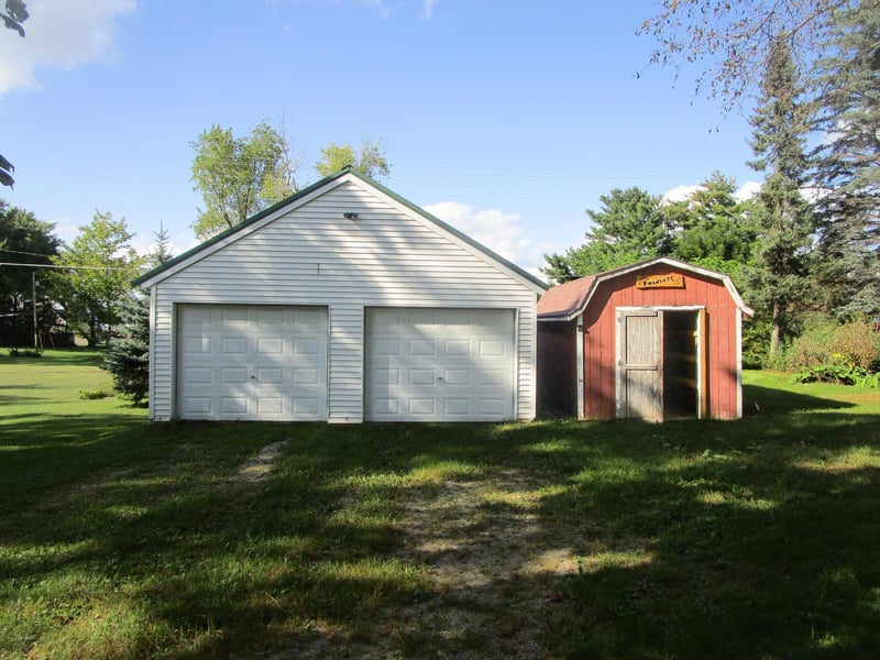509 1st St, Fountain, MN 55935