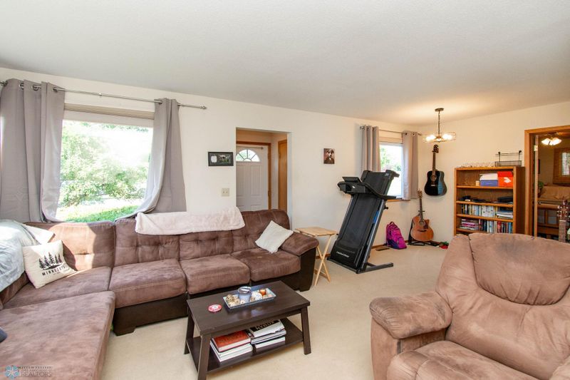 206 3rd St SE, Ulen, MN 56585