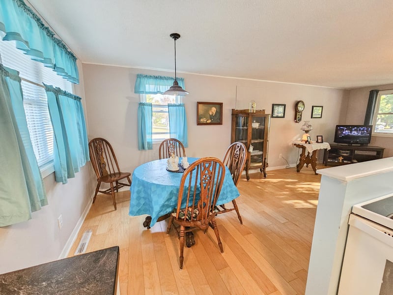401 5th St, Walnut Grove, MN 56180