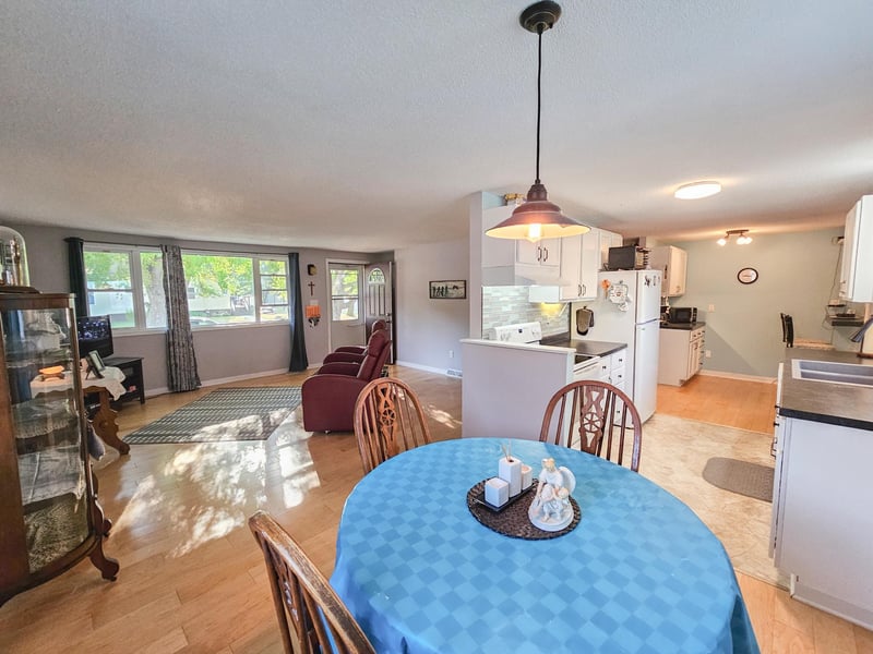 401 5th St, Walnut Grove, MN 56180