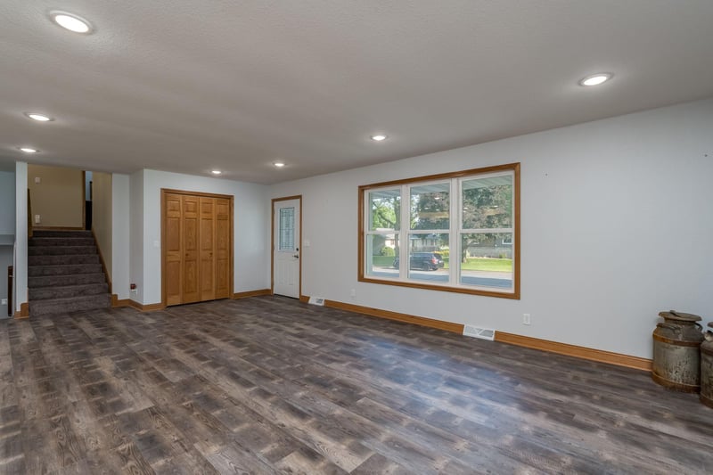 830 Woodland Dr, Gaylord, MN 55334