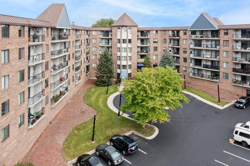 2601 Kenzie Ter #114, Saint Anthony, MN 55418