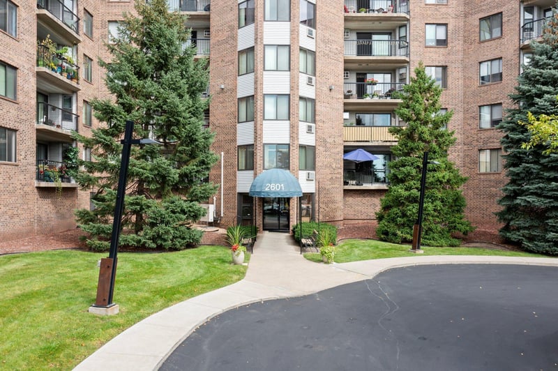 2601 Kenzie Ter #114, Saint Anthony, MN 55418
