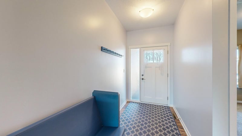 611 Nelson Dr, Wanamingo, MN 55983