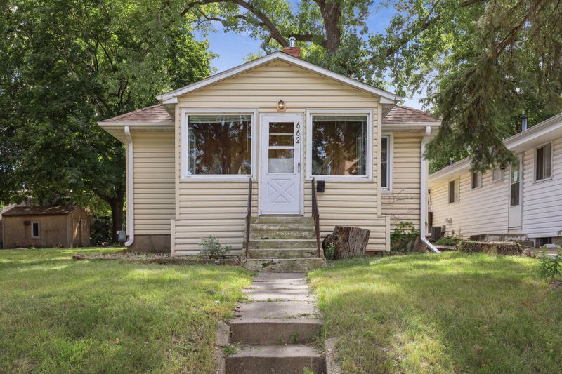 662 37th Ave NE, Minneapolis, MN 55421
