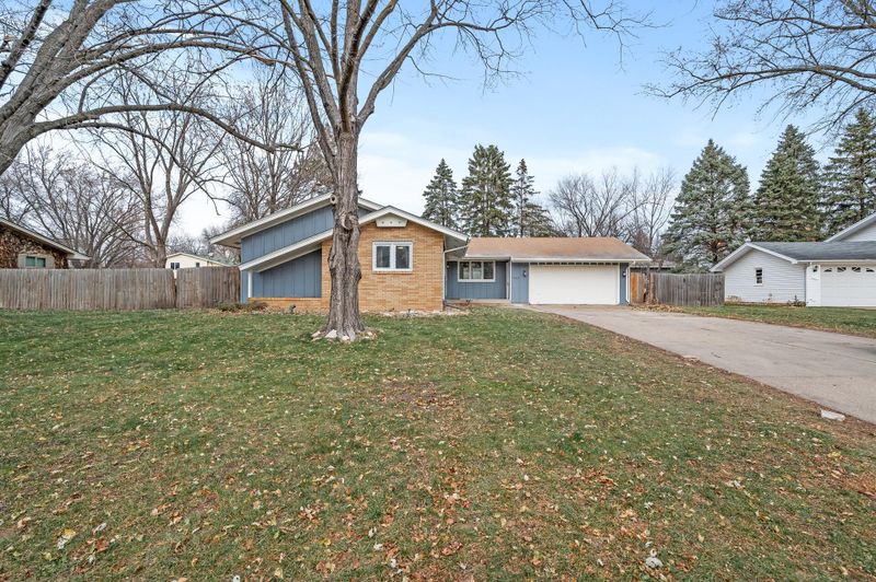 7840 Florida Cir N, Minneapolis, MN 55445