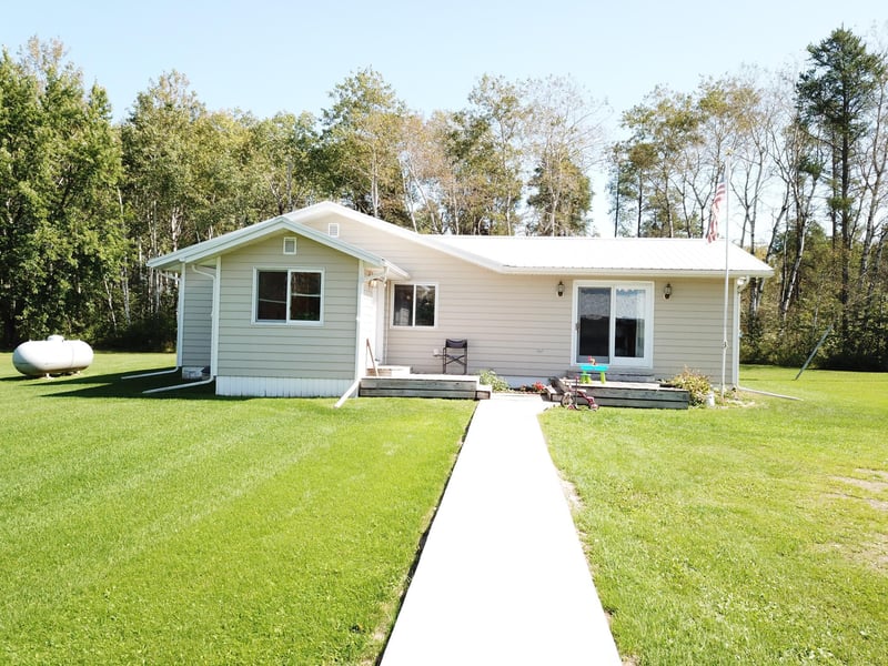 46359 120th St, Wannaska, MN 56761