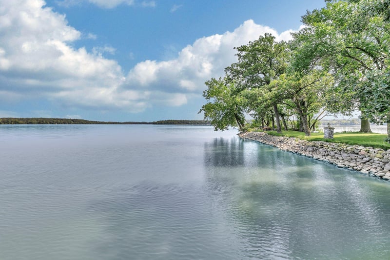 17132 Patricia St, Paynesville, MN 56362