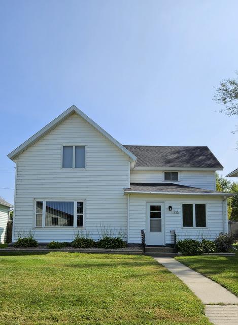 716 5th St N, Graceville, MN 56240
