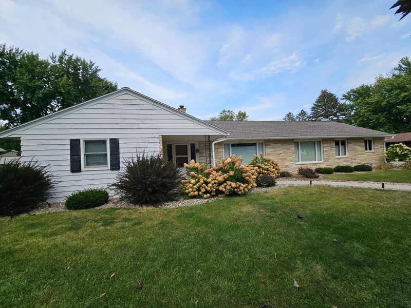 606 2nd Ave W, Lamberton, MN 56152