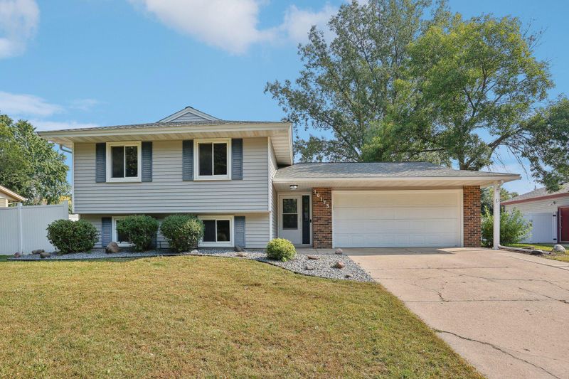 10173 Raven St NW, Minneapolis, MN 55433