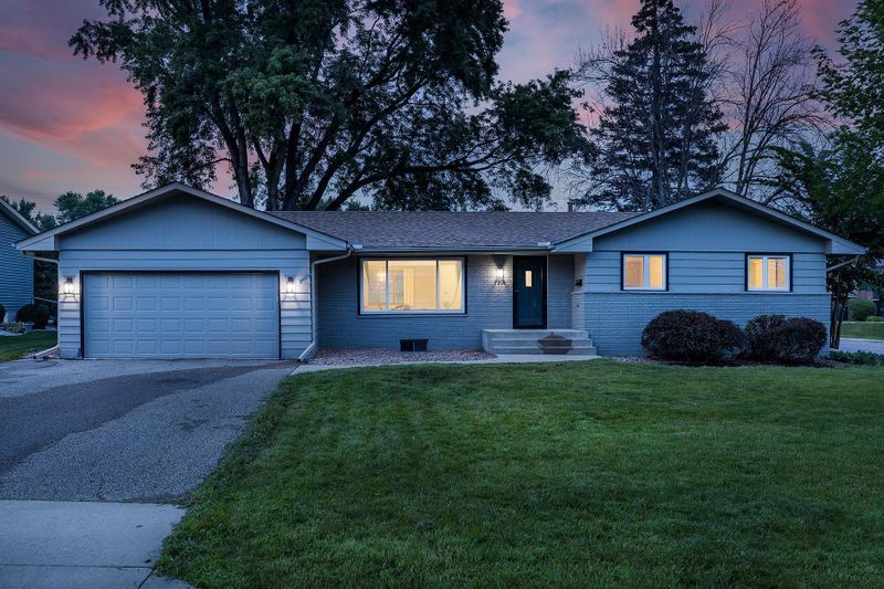 7900 29th Ave N, Minneapolis, MN 55427
