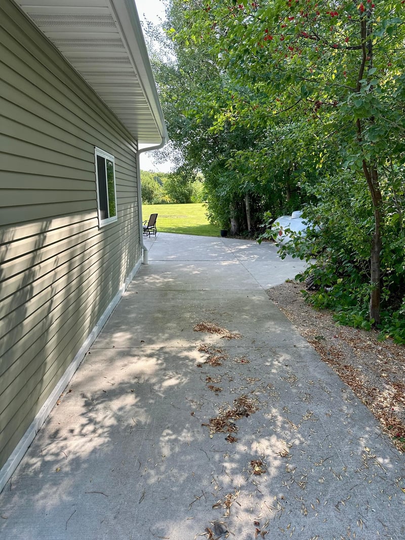 106 E 6th St, Newfolden, MN 56738