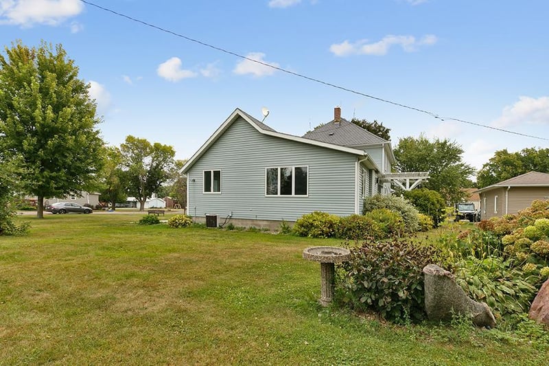219 Broadway Ave, Ormsby, MN 56162