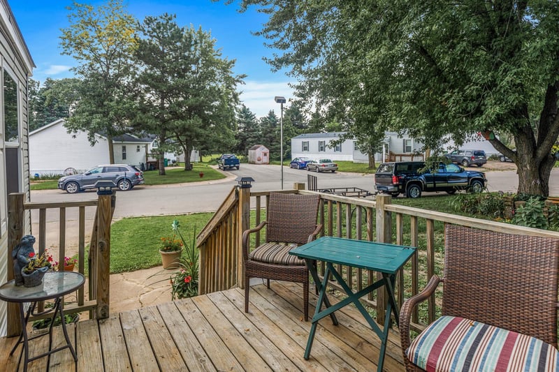 35 Riverside Terrace Dr, Watertown, MN 55388